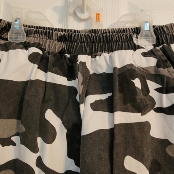 Camo joggers - Picture 2 of 2